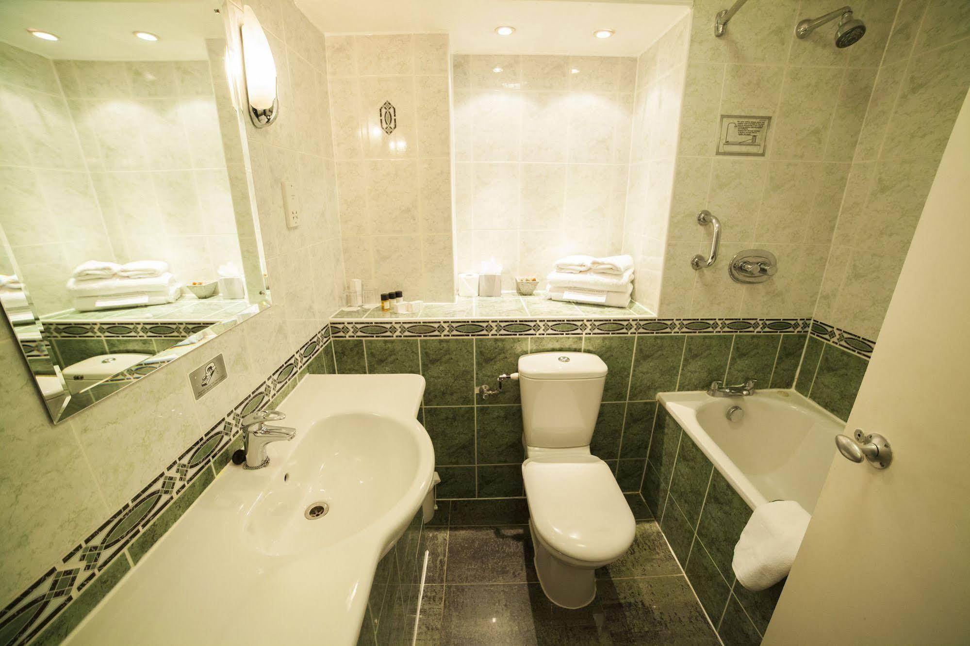 Treehouse Hotel London Ngoại thất bức ảnh